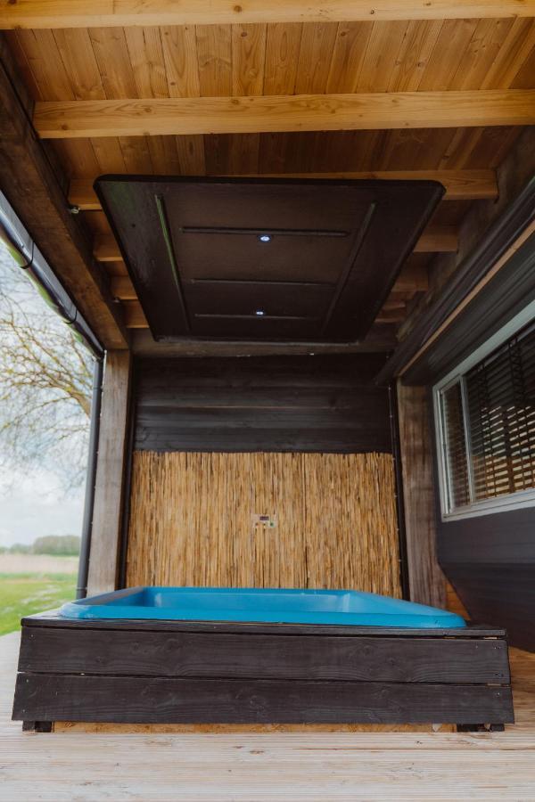 Tiny Farm House Met Hot Tub. Villa Menaldum Buitenkant foto